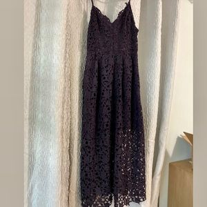 NWT // 🏷 **ASTR THE LABEL** Eggplant Crochet Midi Dress